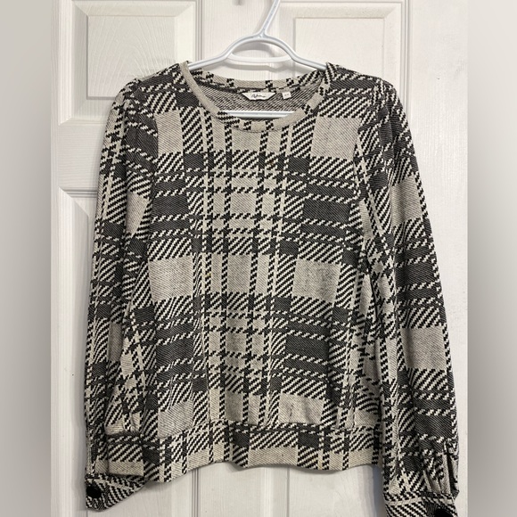 Black and white plaid long sleeve - Picture 1 of 3